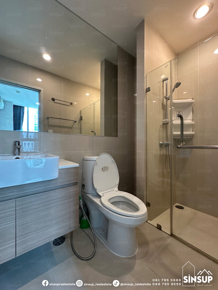 picture 🌆 For Rent | 𝐍𝐨𝐛𝐥𝐞 𝐑𝐞𝐯𝐨𝐥𝐯𝐞 𝐑𝐚𝐭𝐜𝐡𝐚𝐝𝐚 Spacious Combined Unit, 52 Sq.m. | 2 Bedrooms | Near MRT Thailand Cultural Centre - 8/20