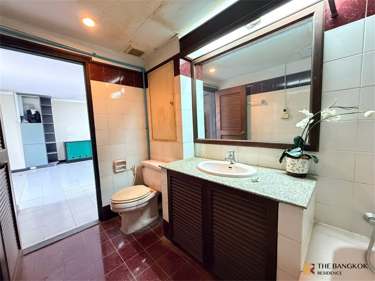 picture Supalai Place Sukhumvit 39 Popular units sell out fast - 7/10