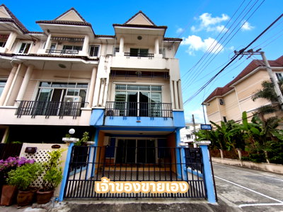 ทาวน์โฮม ปากเกร็ด นนทบุรี : 🏤 ดีลดีที่สุดแห่งปี! ทาวน์เฮ้าส์ 3 ชั้นหลังมุม "หมู่บ้านนวนิช" เพียง 1.99 ล้าน