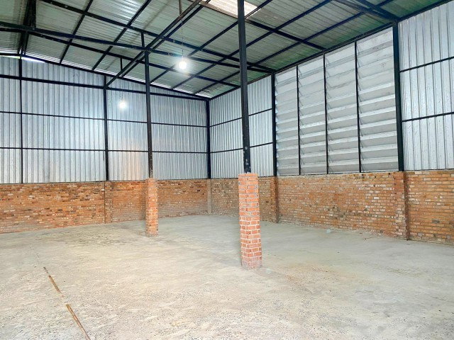รูป ตลาดสดบ้านพรุ 450 ม. หาดใหญ่  สงขลา ให้เช่าโกดังคลังสินค้า 600 ตร.ม. บนที่ดิน 2 งาน350 ตร.ม.พร้อมลานกว้าง 300 ตร.ม.ใกล้วัดพระบาท 600 ม. - รูปที่ 4/8