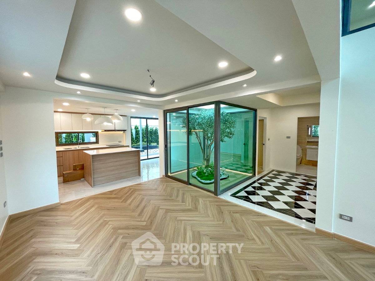 picture 4-BR House close to Chok Chai 4 (ID 3335156) - 3/10