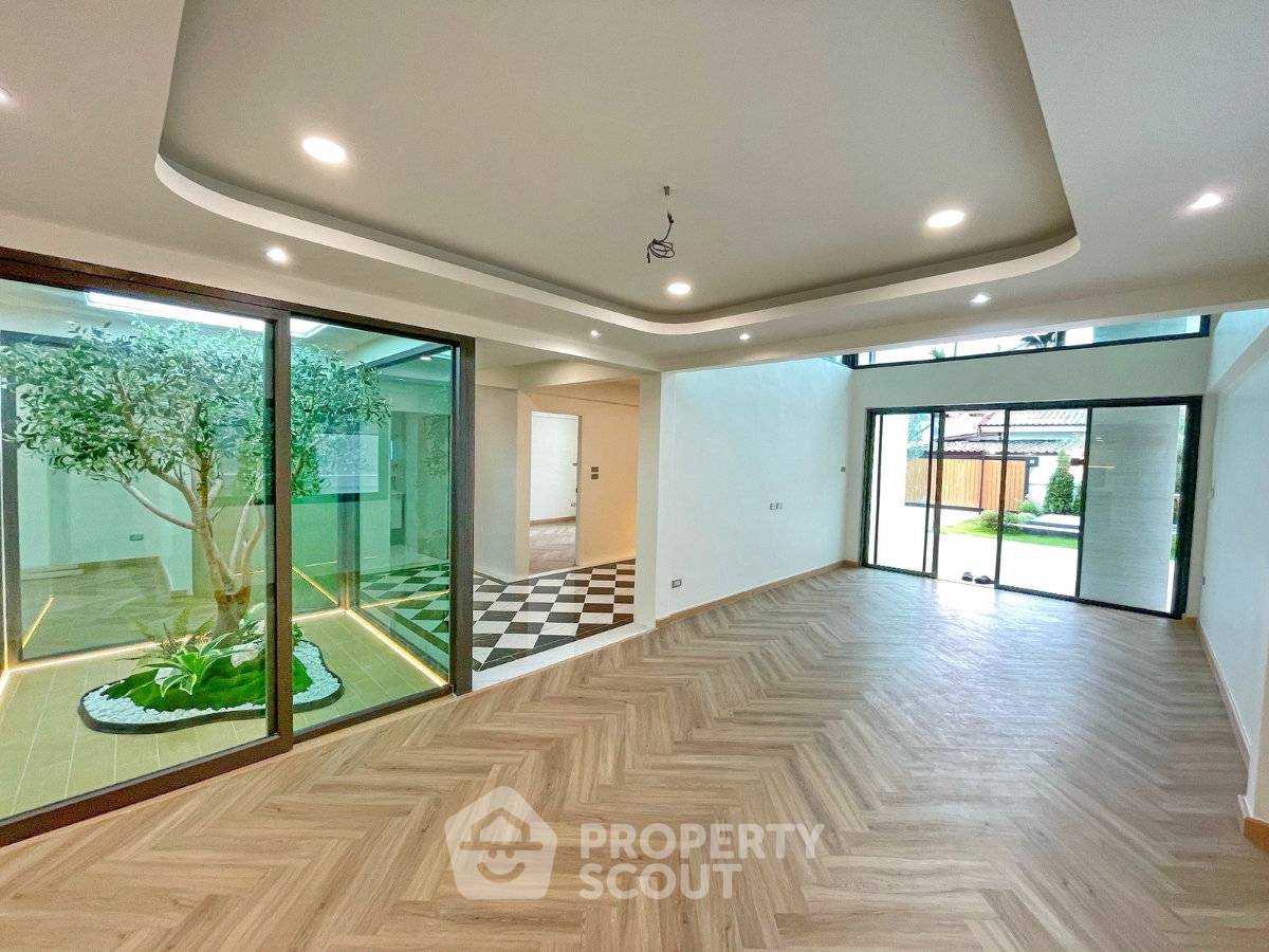 picture 4-BR House close to Chok Chai 4 (ID 3335156) - 4/10