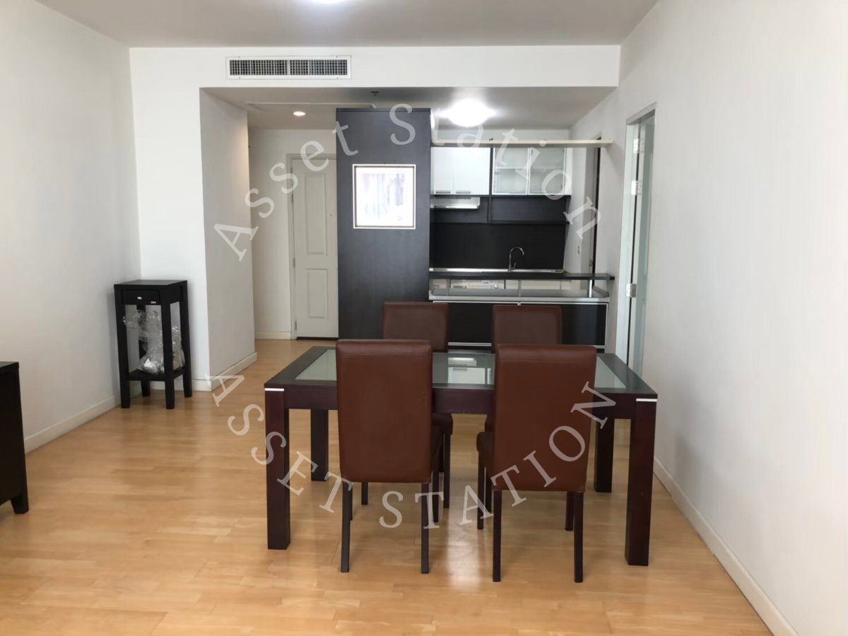 picture Baan Sathorn-Chaophraya |ð
near Saphan Taksin BTS station and SENA fest - 9/14