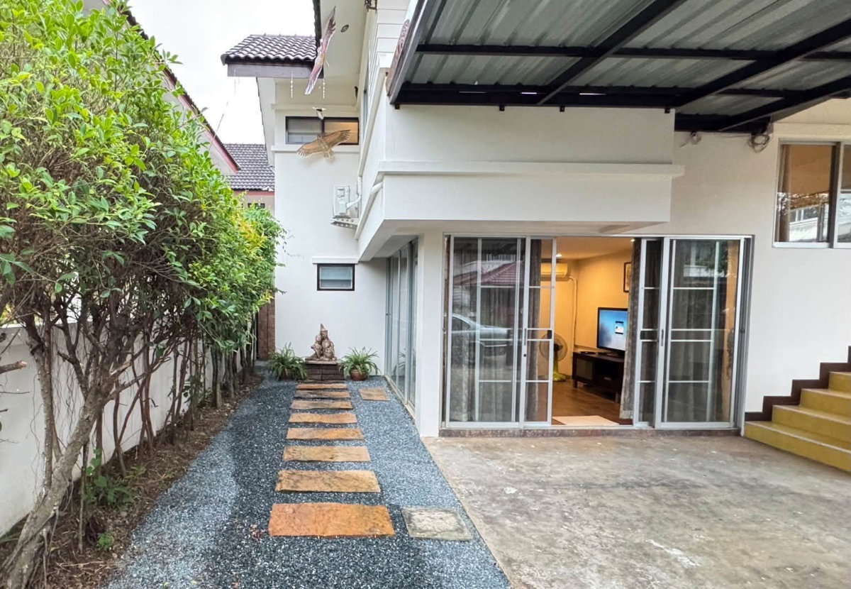 รูป POS บ้านเดี่ยวหลังใหญ่ ในหมู่บ้านคัทลียา หนองจ๊อม พร้อมเข้าอยู่ ฟรี WiFi เฟอร์และเครื่องใช้ไฟฟ้าครบ (โทร/ไลน์ 088-5986998) - รูปที่ 2/28