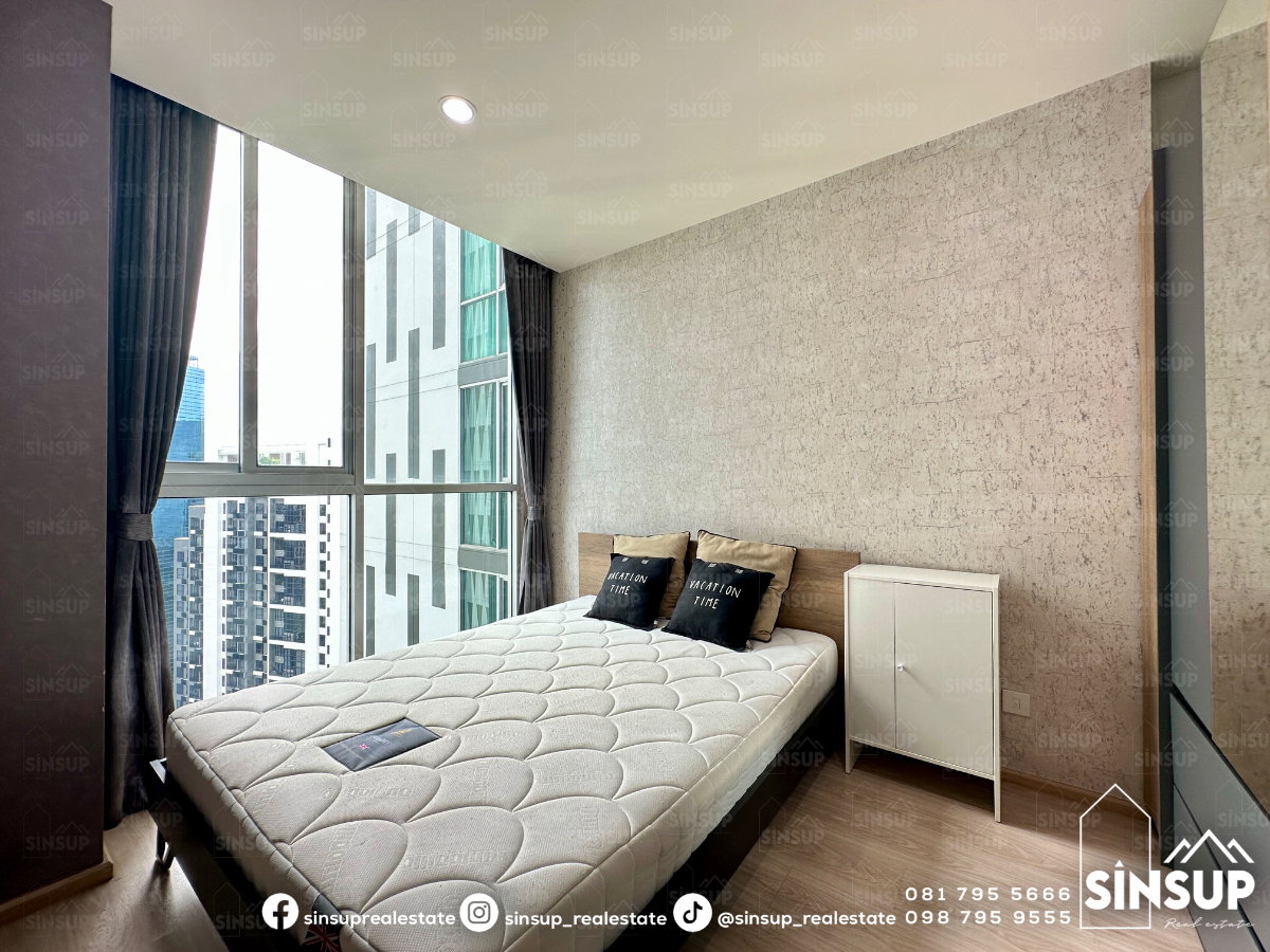 picture 🌆 For Rent | 𝐍𝐨𝐛𝐥𝐞 𝐑𝐞𝐯𝐨𝐥𝐯𝐞 𝐑𝐚𝐭𝐜𝐡𝐚𝐝𝐚 Spacious Combined Unit, 52 Sq.m. | 2 Bedrooms | Near MRT Thailand Cultural Centre - 3/20