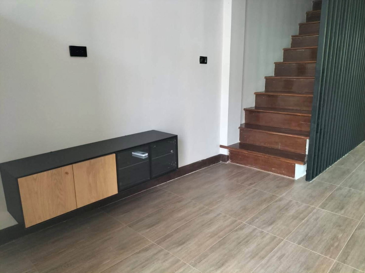 รูป 🏡✨ ให้เช่าทาวน์เฮ้าส์ 4 ชั้น ห้องมุม ซ.ศรีนครินทร์ 40 3 ห้องนอน 3 ห้องน้ำ บรรยากาศเหมือนบ้านเดี่ยว | รีโนเวตใหม่ | Fully Furnished - รูปที่ 12/19