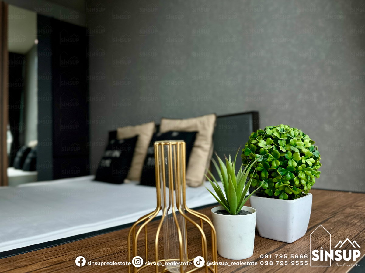 picture 🌆 For Rent | 𝐍𝐨𝐛𝐥𝐞 𝐑𝐞𝐯𝐨𝐥𝐯𝐞 𝐑𝐚𝐭𝐜𝐡𝐚𝐝𝐚 Spacious Combined Unit, 52 Sq.m. | 2 Bedrooms | Near MRT Thailand Cultural Centre - 11/20
