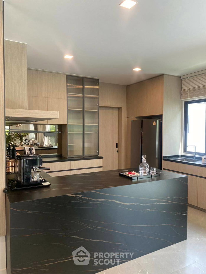 รูป บ้าน 4 ห้องนอน ขนาด 283 ตารางเมตร Mantana Bangna Km.15 (ID 3342949) - รูปที่ 5/40