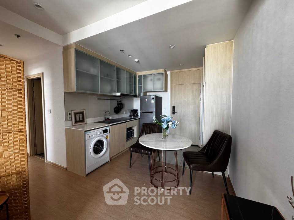 picture 2-BR Condo at Maru Ekkamai 2 near BTS Ekkamai (ID 3342215) - 3/8