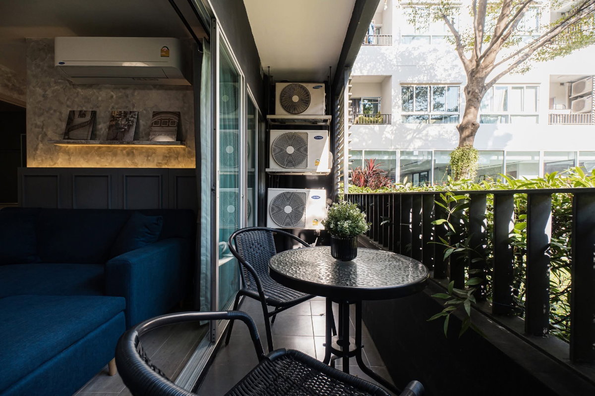 รูป คอนโด Elio Del Ray  Low Rise condo สไตล์รีสอร์ท ใกล้ BTS ปุณณวิถี ทรูดิจิตอลพาร์ค , Cloud 11 ห้องอยู่ ชั้น 1 ขนาด 45 ตารางเมตร  วิวสวน + สระ - รูปที่ 10/11