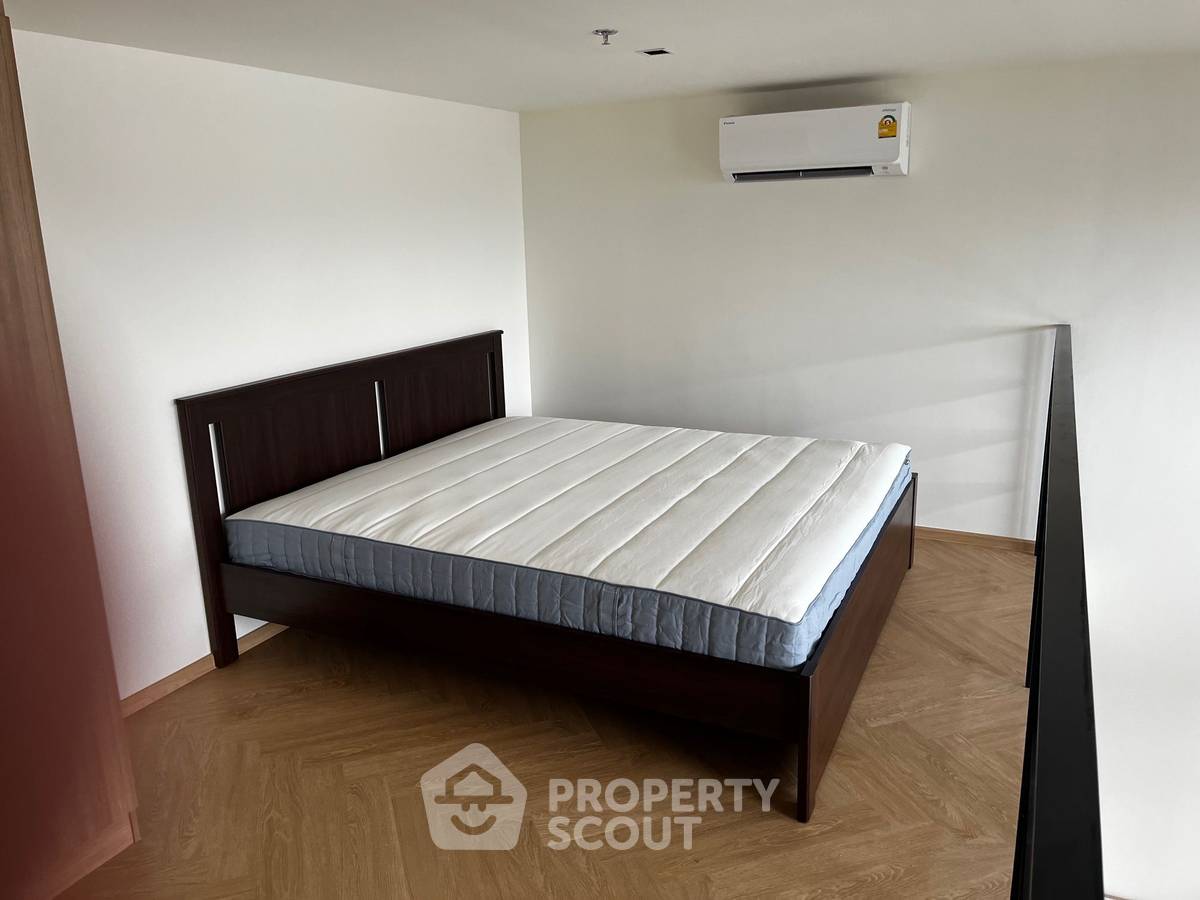 picture 20th-Floor 1-BR Na Reva Charoennakhon Near BTS Pho Nimit (ID 2415014) - 3/12