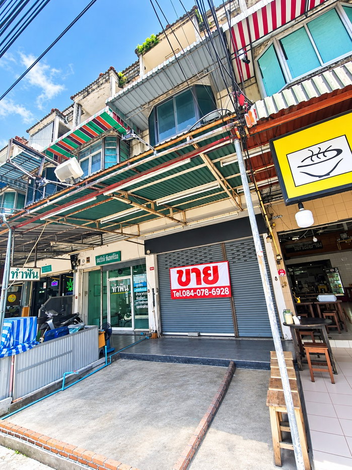 รูป ขายอาคารพาณิชย์ 3.5 ชั้น เสนานิคม 1 ลาดพร้าว ทำเลค้าขายดี พื้นที่ 320 ตร.ม. พร้อมดาดฟ้า - รูปที่ 2/9