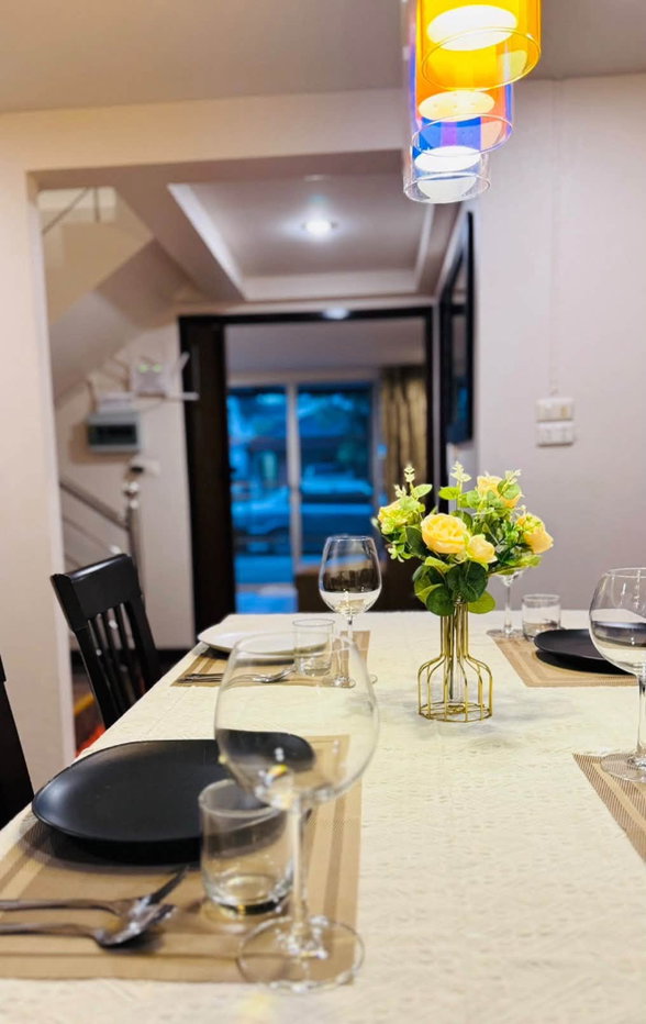 รูป POS บ้านเดี่ยวหลังใหญ่ ในหมู่บ้านคัทลียา หนองจ๊อม พร้อมเข้าอยู่ ฟรี WiFi เฟอร์และเครื่องใช้ไฟฟ้าครบ (โทร/ไลน์ 088-5986998) - รูปที่ 10/28