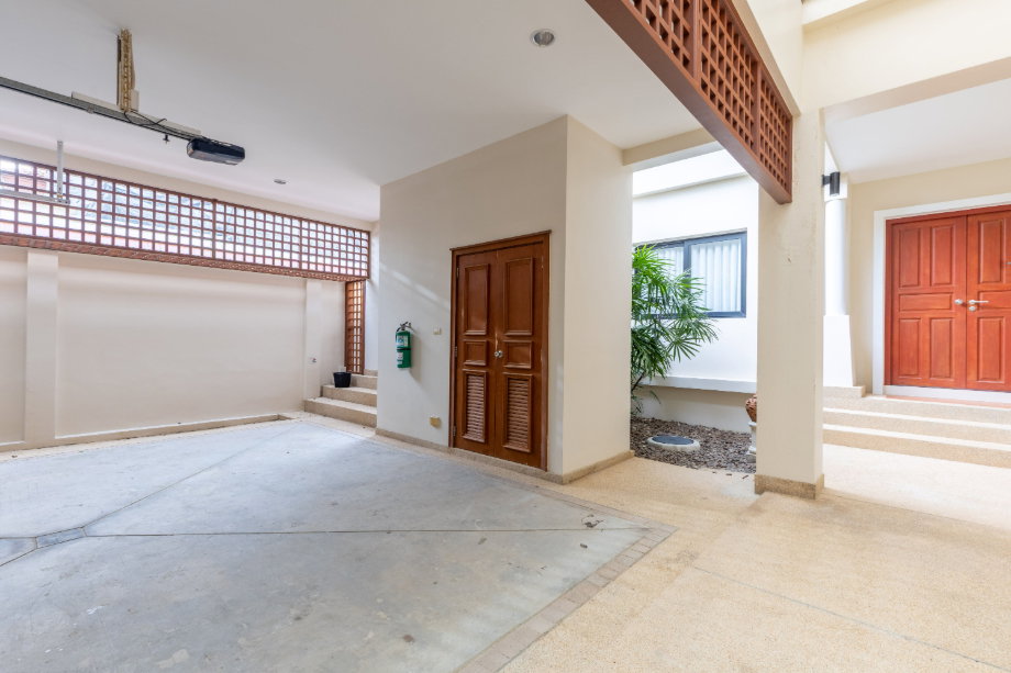 picture Angsana Villas Phuket 5-Bed Lakeview Home, Upgraded 260 SqM Interior - U6716584 - 22/25