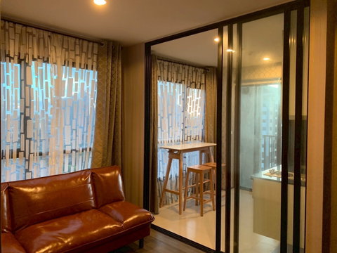 16,000 The Base Park East BTS Onnut contact Line:katk03