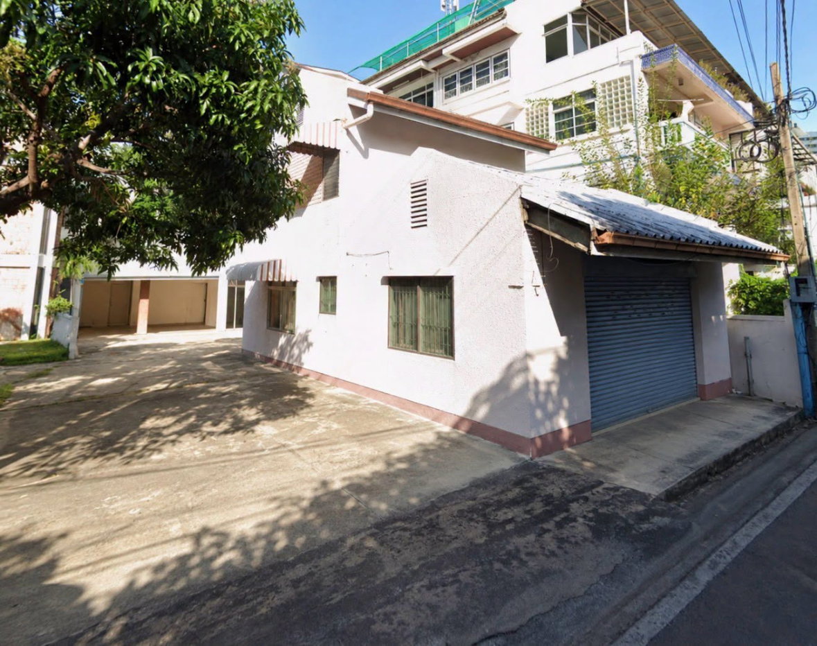 รูป LTHC16265 - House For Rent | Sukhumvit 34 | Near BTS Thonglor | 200+ Sq.m. | 3 Beds | 2 Parking | 100K/Month - รูปที่ 6/7