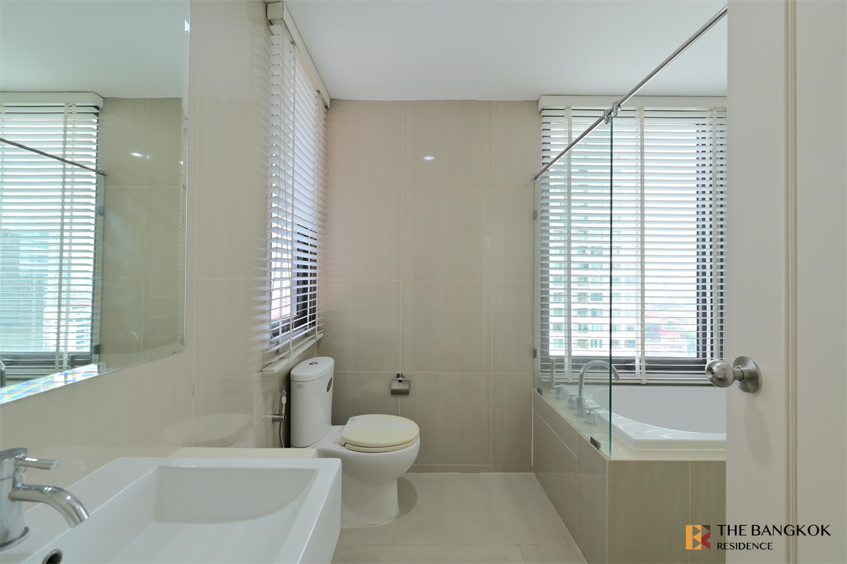 picture Price better than expected!! Villa Asoke near MRT Phetchaburi Station - 10/10