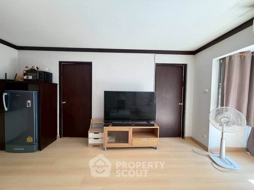 picture 2-BR Condo at Hill Side Condominium 3 close to Nimmanhaemin (ID 3343003) - 3/15