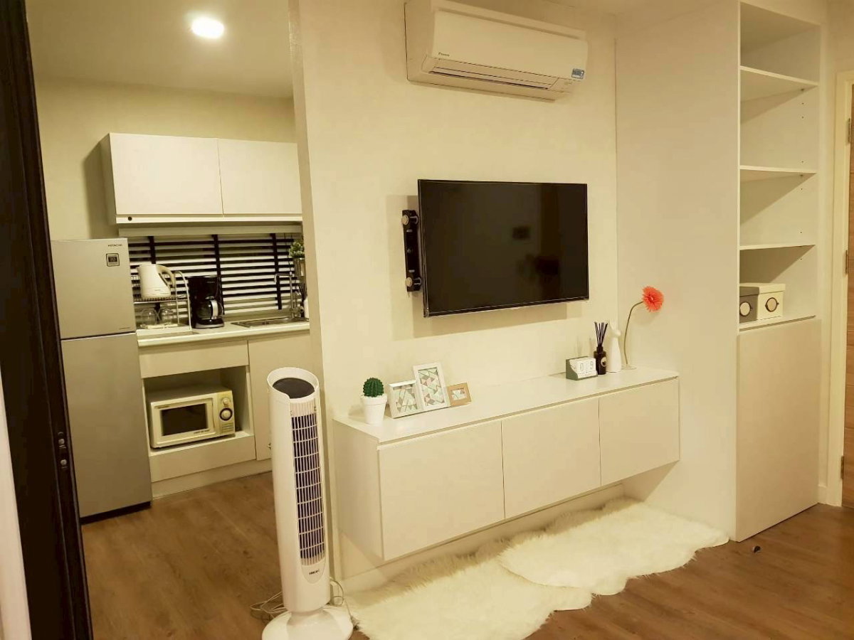 picture Ready to move in with a very warm welcome  - 1/12