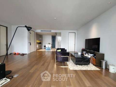 22nd-Floor 3-BR At KRAAM Sukhumvit 26, 300m To BTS Phrom Phong (ID 3343107)