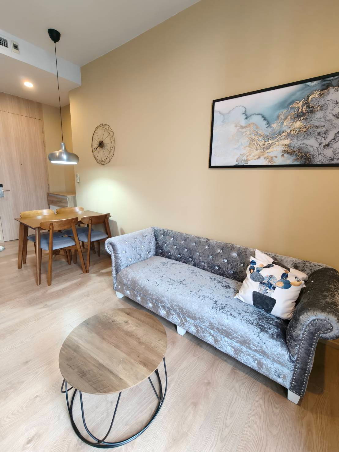 Condo for RENT : Noble B19 Size : 60.84 Sqm. Floor: 22nd 2 bedroom 2 bathroom/Corner /Unblocked view Fully furnished with electric appliances.