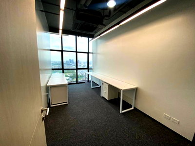 Office for rent Bangkok : Offices and coworking spaces at KPN Tower in Bangkok's Rama IX commercial district, a prime location near Phra Ram 9 MRT station.