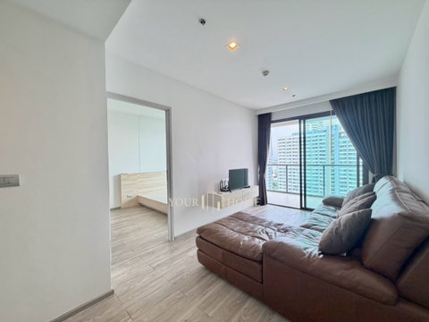 For Sale: Aeras Jomtien (Selling below appraised value) – 1 Bedroom, 47 sq.m., 21st floor, sea view. Beautiful unit in a beachfront condo.