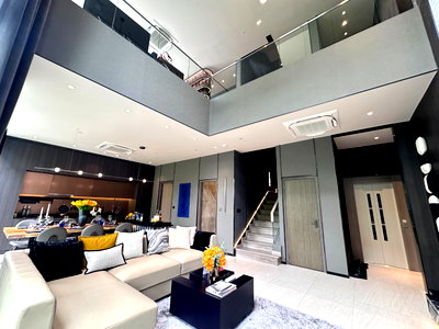 Houses for sale Srinakharinwirot University Prasanmit Campus : House for sale Artale asoke-rama9. The house has a pool villa and private elevator.