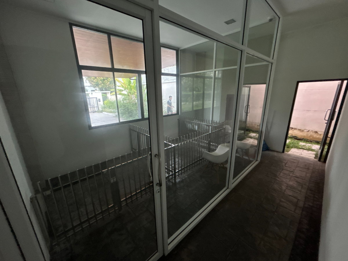 รูป บ้านเดี่ยว เพอร์เฟค มาสเตอร์พีซ เซนจูรี่ รัตนาธิเบศร์ หลังมุม - เนื้อที่ 129.40 ตร.วา พื้นที่ใช้สอย 288 ตร.ม. - ห้องนอน 5 ห้อง  - รูปที่ 33/39