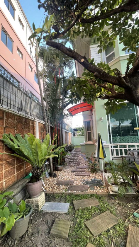 รูป โปรเด็ด! ขายบ้านเดี่ยวหลังริม มัณฑนา อ่อนนุช - วงแหวน 1 (สุขาภิบาล 2) บ้านสวย สภาพดี บรรยากาศเงียบสงบ เป็นส่วนตัว บนทำเลศักยภาพเชื่อมต่อเข้าเมืองง่าย - รูปที่ 5/10