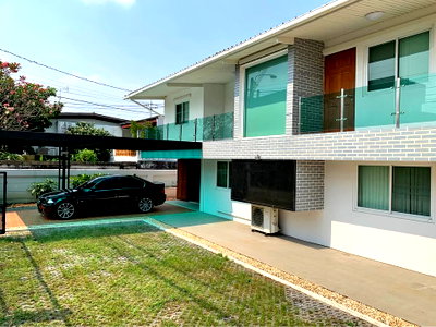 Home office for rent Thai Business Administration Technological College : #HHR194 For Rent: Modern Home Office / Detached House, 6 Bedrooms, 3 Bathrooms 📍 Near BTS Senanikhom