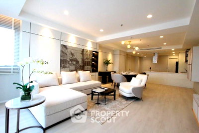 Condos for rent : 60m To BTS Ekkamai | High-Floor 2-BR Nusasiri Grand Condominium (ID 3343106)