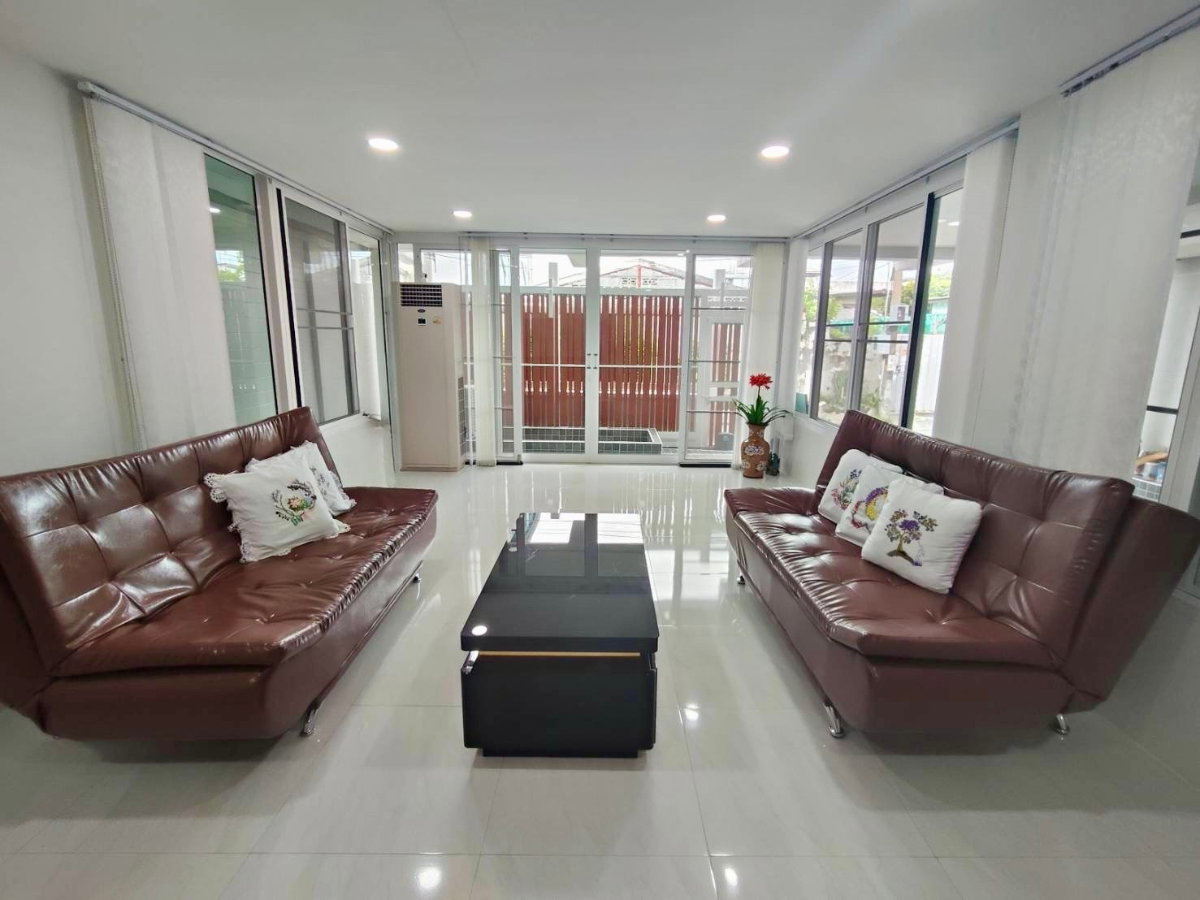 รูป ขายบ้านเดี่ยวรีโนเวทใหม่สไตล์โมเดิร์นลักชัวรี่ หมู่บ้านเปรมฤทัย 1 (Premruethai 1) ซอยรามอินทรา 46/1 ใกล้รถไฟฟ้าสายสีชมพูสถานีคู้บอน - รูปที่ 5/50