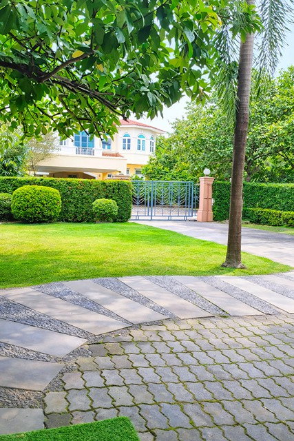 รูป 260924koramles ให้เช่า บ้าน ใกล้ MRTสุวินทวงศ์-มีนบุรี Windsor Park & Golf Club รร.นานาชาติ Bromsgrove3กม. คฤหาสน์หรู 2 ชั้น 102 ตร.วา 302 - รูปที่ 7/8