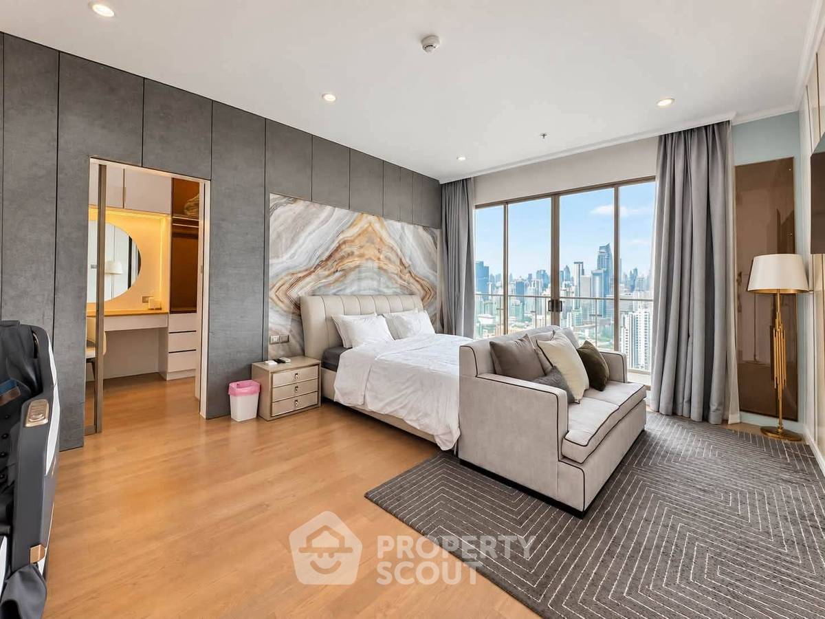 picture 4-BR Condo at Supalai Oriental Sukhumvit 39 near MRT Phetchaburi (ID 3343863) - 6/17
