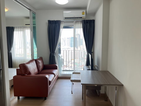 Chapter one Eco Huaikwang 1bed 16Fl. Special 13,000 Available 1 December