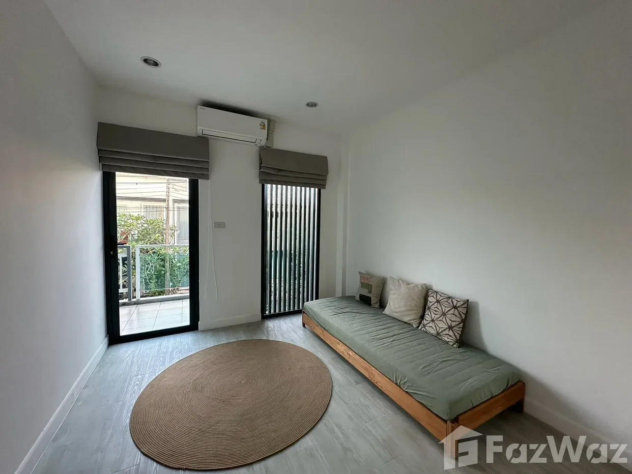 picture Kids & Pet Friendly Home | Flexible 3rd Room 6803936 - 5/23