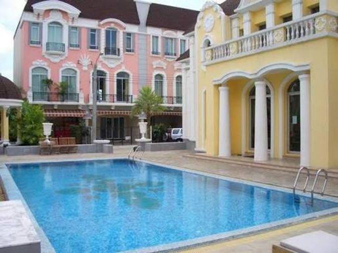 ให้เช่าทาวน์โฮม 4 ห้องนอน 250 ตร.ม. 25 ตร.ว. บ้านกลางเมือง แกรนด์ เดอ ปารีส รัชดา
