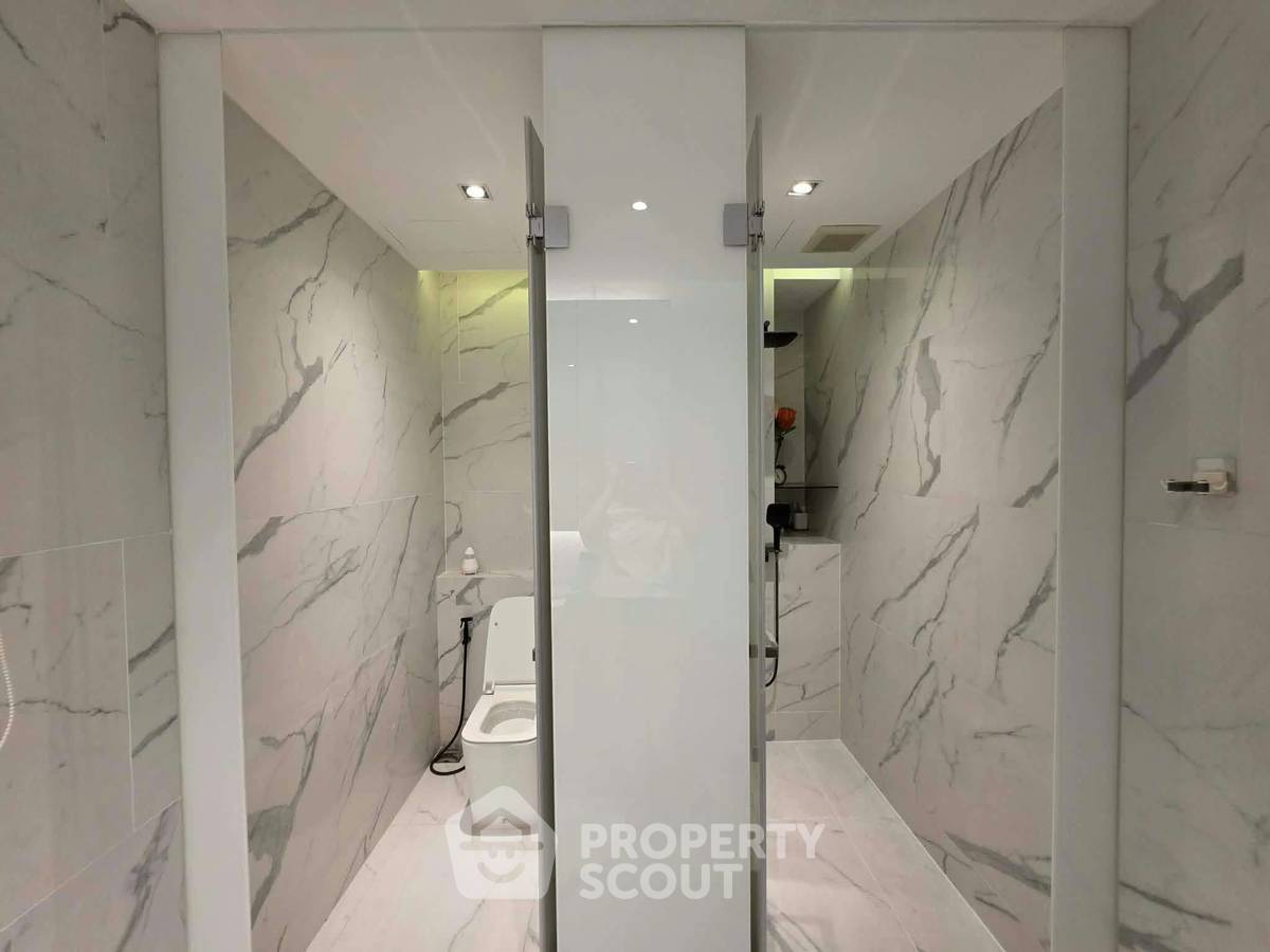 picture 200m To ARL Ratchaprarop | 2-BR The Room Phayathai (ID 3342512) - 10/11