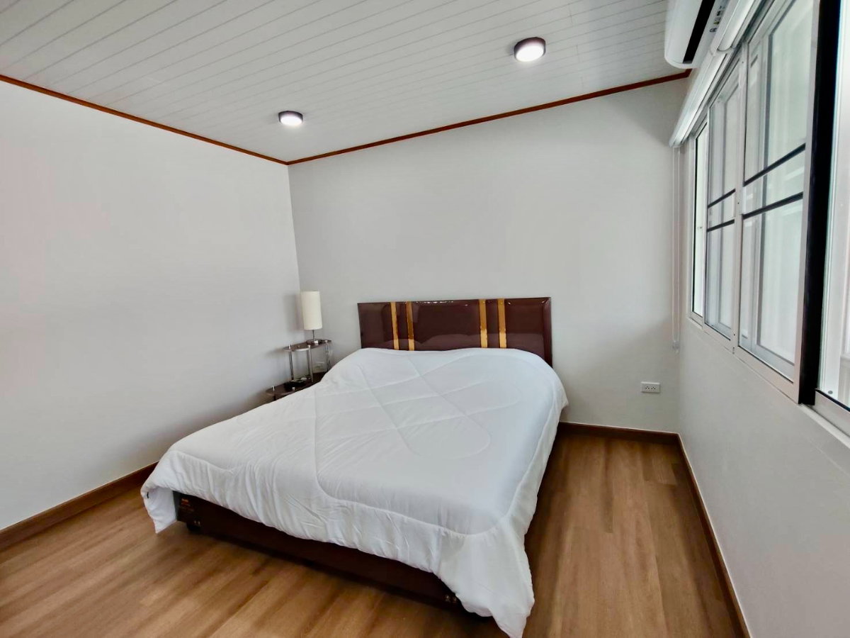 รูป ขายบ้านเดี่ยวรีโนเวทใหม่สไตล์โมเดิร์นลักชัวรี่ หมู่บ้านเปรมฤทัย 1 (Premruethai 1) ซอยรามอินทรา 46/1 ใกล้รถไฟฟ้าสายสีชมพูสถานีคู้บอน - รูปที่ 27/50