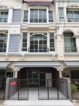 Vายทาวน์โฮม 3.5 ชั้น บ้านกลางเมืองลาดพร้าว71โครงการ2 ติดถนนใหญ่ ทำใหม่ทั้งหมด นอกใน ห้องน้ำ!!!