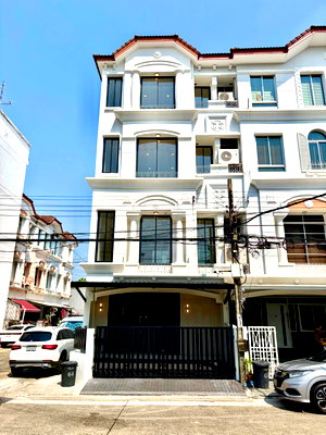 Home office for sale Pradist Manutham Road : #HHR193 Four-story renovated home office for sale 📍 Near MRT Ladprao