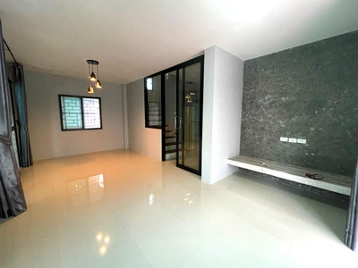 บ้านเดี่ยว บ้านฉาง ระยอง : บ้านหัวมุม ทำเลบ้านฉาง ระยอง ราคาใหม่ 2.50 ล้าน