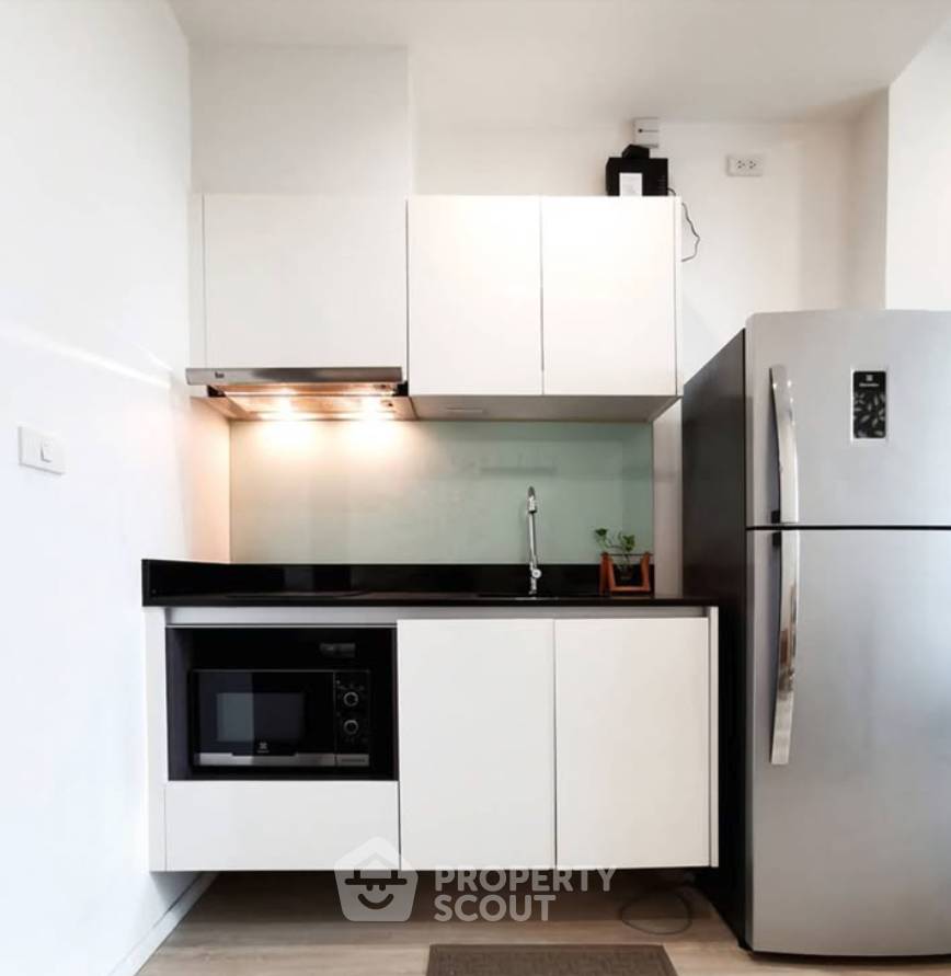picture 1-BR Condo at Quinn Condo Ratchada 17 near MRT Sutthisan (ID 3342380) - 2/8