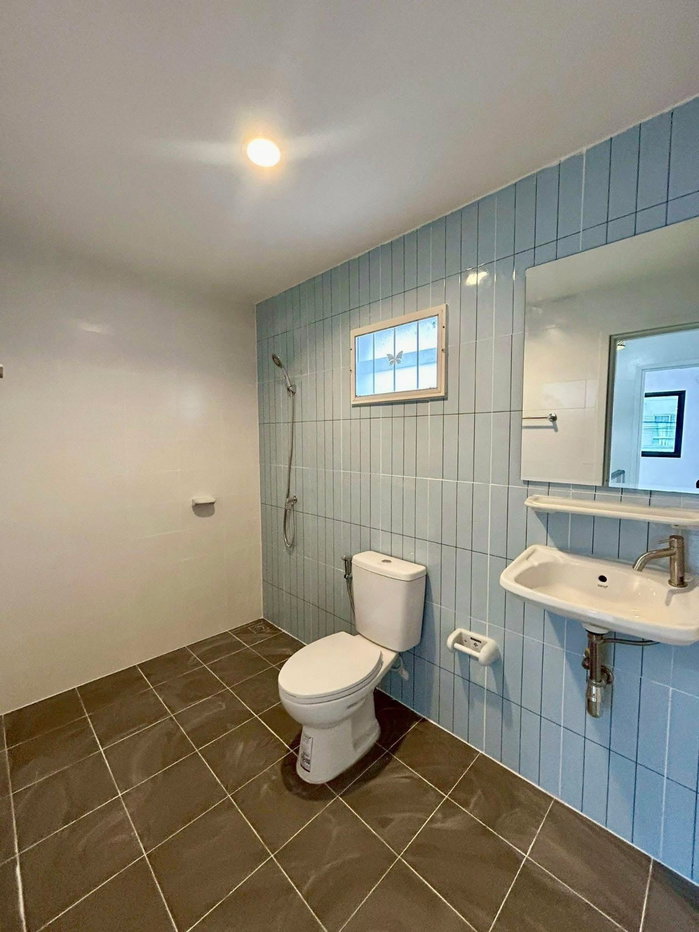 รูป RealEstate 905-46 รีโนเวทใหม่เอี่ยมทั้งหลัง ดีไซน์โปร่งสบา ได้พื้นที่ส่วนตัวหลังมุมเนื้อที่กว้า - รูปที่ 6/9
