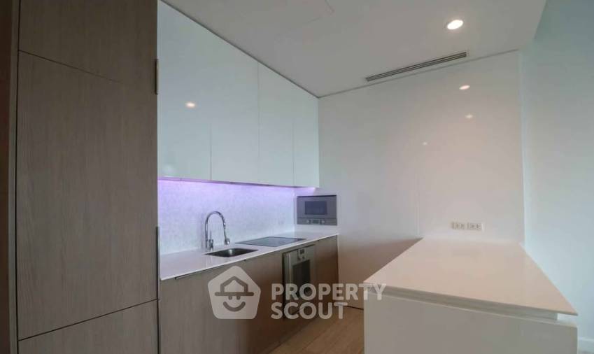 picture Spacious 1-BR 70 Sqm At 185 Rajadamri Near BTS Ratchadamri (ID 3340828) - 2/9