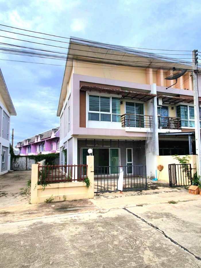 รูป ขายทาวน์เฮาส์2ชั้น หลังมุม กลางเมืองกำแพงแสน ข้างโลตัส ใกล้ ม.เกษตร ติดถนนใหญ่ ลดราคาพิเศษ 1.65ล้าน - รูปที่ 2/13