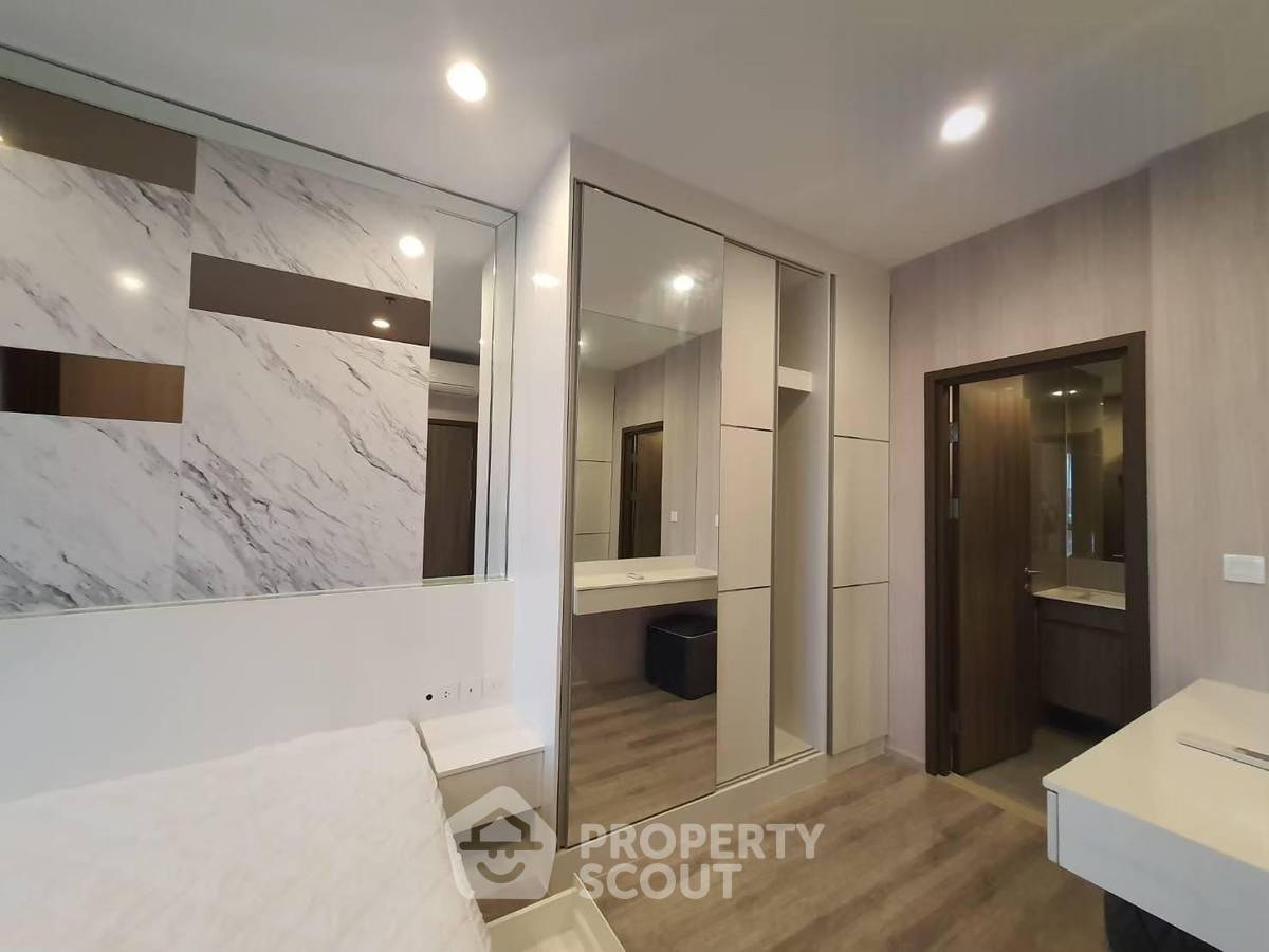 picture 200m To MRT Phetchaburi | 2-BR Ideo Mobi Asoke (ID 3124825) - 2/4