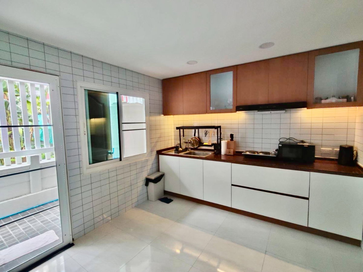 รูป ขายบ้านเดี่ยวรีโนเวทใหม่สไตล์โมเดิร์นลักชัวรี่ หมู่บ้านเปรมฤทัย 1 (Premruethai 1) ซอยรามอินทรา 46/1 ใกล้รถไฟฟ้าสายสีชมพูสถานีคู้บอน - รูปที่ 10/50