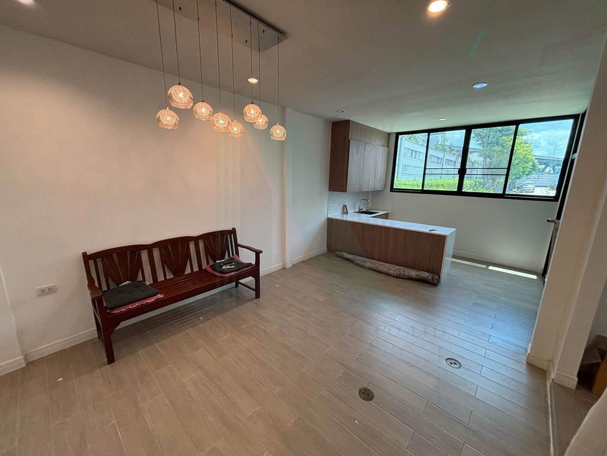 รูป 📌 ขายทาวน์เฮาส์ โครงการ บ้านกลางเมือง ปิ่นเกล้า-จรัญ 3 ชั้น 3 ห้องนอน 3 ห้องน้ำ - รูปที่ 2/8